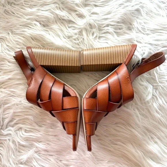 JustFab Cognac Strappy Block Heels 5.5 - Picture 6 of 11